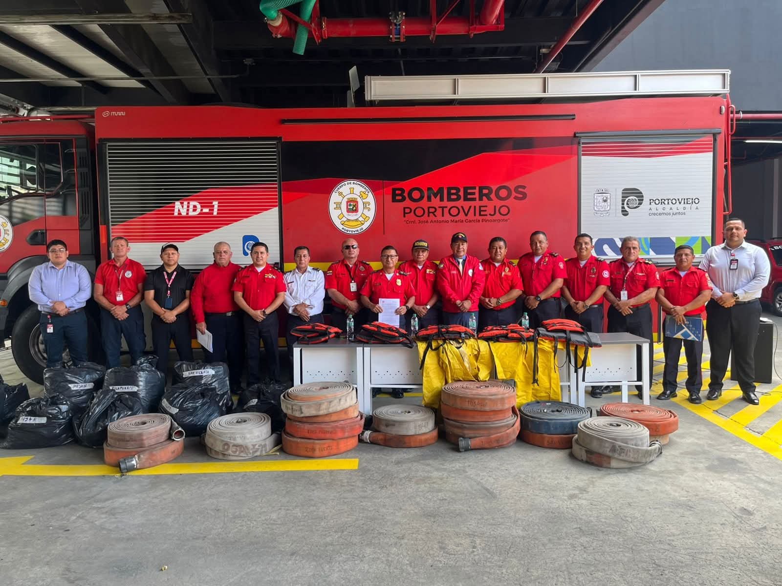 Donación de Equipos fundamentales para la temporada invernal para el Benemérito Cuerpo de Bomberos de Paján